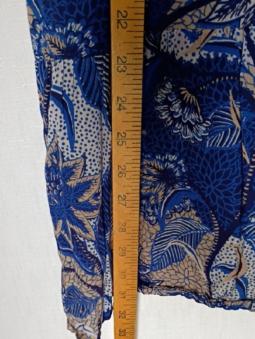 Velvet By Graham & Spencer Mini Dress Blue and Beige Floral Sleeveless Size M - Picture 10 of 11